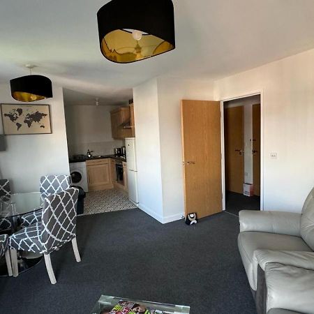 Spacious 1 Bedroom Apartment In Wigan Shevington Esterno foto